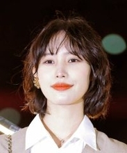 南沙良「ねぐせファクトリー」ピョコンと立つ髪の毛にファン爆笑！「芸術的」「ツノ」「妖怪アンテナ」「くせが強い」