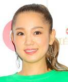 「ママになった西野カナの最新姿「なんで」「雰囲気違って」「まじ…」元マネジャーと結婚→活動再開から２年」の画像1