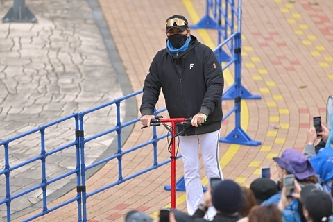 【日本ハム】５年連続「新庄ランチ」は絶品「バターチキンカレー」…報道陣に差し入れ