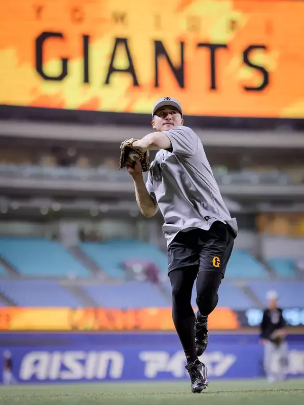 【巨人】泉口友汰が母校・大阪桐蔭のセンバツ優勝を祝福「誇りに思います」智弁学園ＯＢ・岡本和真と決勝前にやりとりも