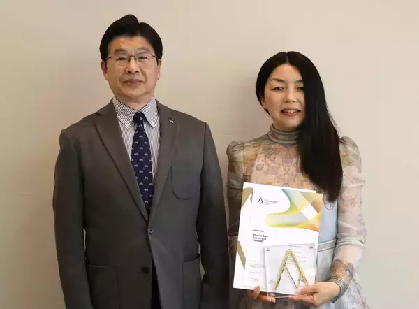 東京・墨田区のデザイナー・髙橋正実氏がデザイン界のノーベル賞「コンパッソ・ドーロ賞」受賞報告で山本享区長を表敬訪問！建築家・安藤忠雄氏らも過去受賞の最高峰アワード