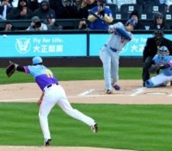 菅野智之がドジャース戦４回５失点降板で２勝目ならず　VS大谷翔平は３打数２安打…極寒本拠地で９安打浴びる