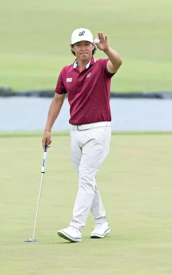 中西直人が９アンダー首位発進　藤本佳則が１差２位　青木瀬令奈は７１位