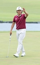 中西直人が９アンダー首位発進　藤本佳則が１差２位　青木瀬令奈は７１位