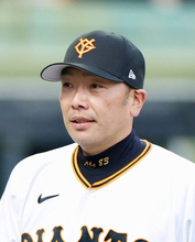 巨人・阿部慎之助監督が中大の後輩のサッカーＪ２いわき田村雄三監督を激励　１９日いわきでヤクルト戦