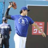「大谷翔平のキャッチボールで“異変”　３日ぶり実施も不満顔　グラブ投げつけるそぶりも」の画像1
