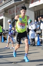 【箱根駅伝】シード権争いはし烈　往路１１位の中央学院大が１０位で８区へ　１１位・神奈川大とは４０秒差