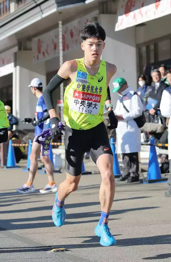 【箱根駅伝】シード権争いはし烈　往路１１位の中央学院大が１０位で８区へ　１１位・神奈川大とは４０秒差