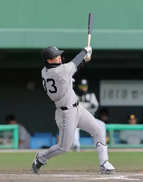 【巨人】ドラ５・ルーキーの小浜佑斗が“プロ初安打”…今季初実戦の紅白戦で中前打