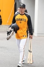 【巨人】松本が「１番・中堅」で移籍後初実戦、先発はドラ３山城…練習試合ロッテ戦スタメン