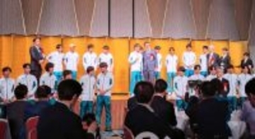 青学大の原監督が来年の第１０３回箱根駅伝に向けて「優勝確率は３０％」　第１０２回大会は「０％」から圧勝