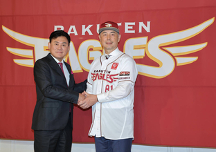 【会見全文】楽天・三木谷浩史オーナーから吉井理人新監督へ「勝者のメンタリティーを」　理論派の新指揮官は闘志メラメラ「勝つぞ」「精神論」