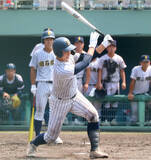 「【高校野球】明石商が報徳学園にリベンジ　２年生バッテリーが躍動しコールド勝ち　４番の大塚弥が先制打を含む２打点、仲吉泰清が７回完封…兵庫大会」の画像1