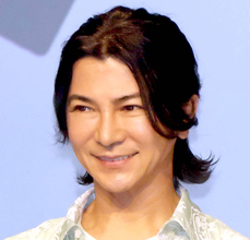歳の差２２歳！武田真治、モデル妻とレアな２ショット「美人でうらやましい」「品があって素敵」長女は３歳