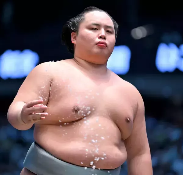 休場の琴勝峰は脳しんとう　検査では異常なし　再出場はせず、大事を取って現在は入院中…師匠の佐渡ケ嶽親方が説明