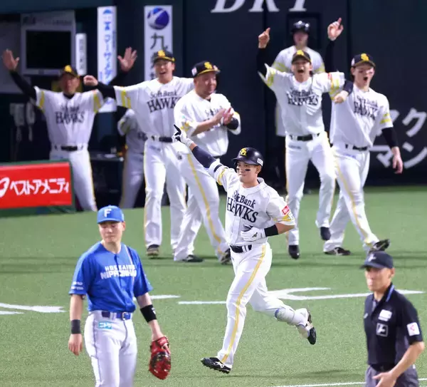 【ソフトバンク】サヨナラで日本シリーズに王手！　栗原が９回に劇的グランドスラム！　連夜の逆転勝利で４勝０敗