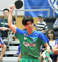 【卓球Ｔリーグ】東京の１７歳・川上流星「徹底できた」４３歳元中国代表との“２６歳差対決”に快勝　急成長の裏に“憧れ”五輪メダリストの先輩の存在