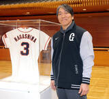 「【巨人】松井秀喜臨時コーチが「長嶋茂雄　追悼展示」を見学　「やはり選手時代の監督に目が行ってしまう」」の画像1