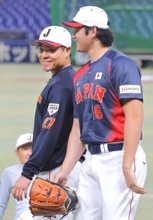 大谷翔平と抱き合った“胴上げ捕手”　ヤクルト・中村悠平の使命「一発勝負ならではのリードは冒険しない方がいい」