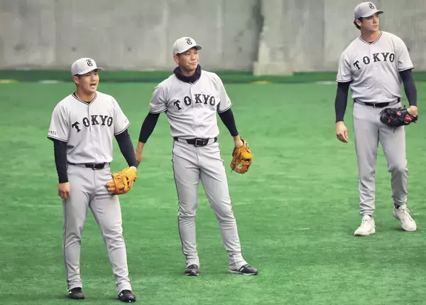 【巨人】三塁に坂本勇人、ダルベック、石塚裕惺…１軍全体練習シートノック