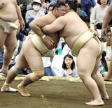 「【大相撲春巡業】幕内・欧勝海、関脇・高安から体づくりの金言授かる　稽古では計５番「久々の稽古。悪いわけではない」」の画像1