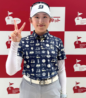 【女子ゴルフ】１９歳加藤麗奈が初優勝に王手「昨日の夜はめっちゃ緊張。今日は意外と大丈夫」