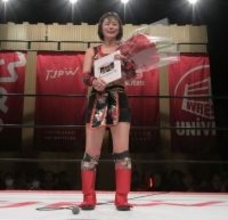 長野じゅりあ、芸能活動に注力のためプロレスラー引退「私の中でかけがえのない２年ちょっとになりました」