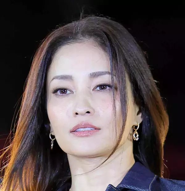 黒木メイサ、２６年「暴れ馬」宣言！３７歳最新ショットで変わらぬ美ぼう「相変わらずお綺麗」