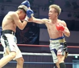 【ボクシング】井上尚弥の幼なじみの元Ｊリーガー・山口聖矢が新人王初戦判定勝利　尚弥もリングサイド最前列から声援