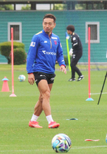 ５大会連続Ｗ杯メンバー入りのＦＣ東京・長友佑都「チームの総力を１０００％ぶつけて勝ちにいきます」前節でＶ逸も首位鹿島に意地を見せる