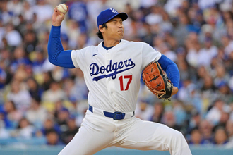 大谷翔平、３回まで２安打無失点　味方の好守に感謝＆死球の打者に声かけ　左膝が不完全でも…序盤は好投続く　最速１６１・４キロ
