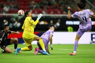 【Ｗ杯】「痛ましい歴史を繰り返した」韓国、“苦手”第２戦に痛恨ミスで敗戦　地元メディア「痛恨の守備のミス」「魔の第２戦」…キャッチミスのＧＫはＦＣ東京所属