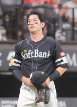 【ソフトバンク】栗原陵矢「もっともっと、野球以外のところでも自覚、責任を持って…」試合前練習で反復した三塁守備の足運びを実践