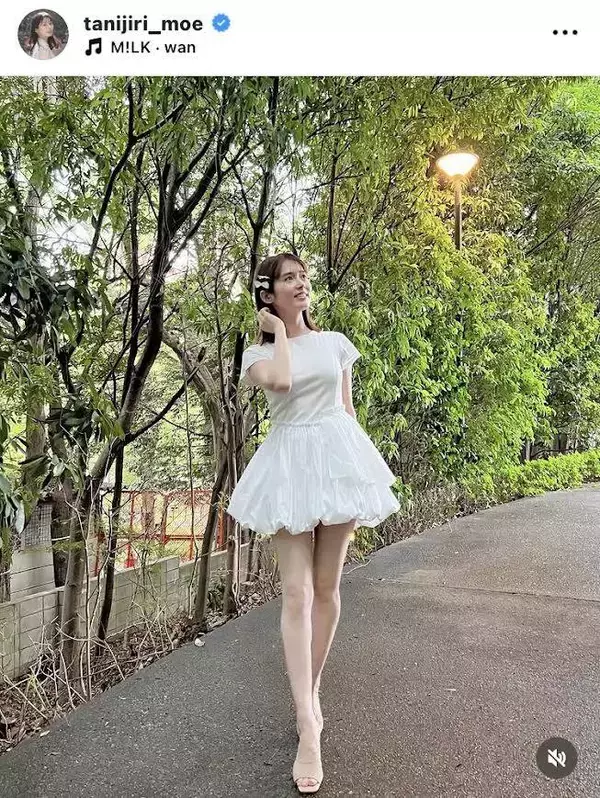 谷尻萌アナ、ミニ丈白ワンピで魅せるスタイルに「もはやフェアリー」「白鳥の湖みたい」