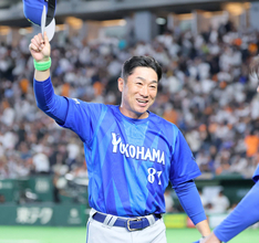 【ＤｅＮＡ】相川亮二監督、巨人に先勝　ＣＳ第１ステージ突破王手に「きっとこういう展開なるだろうと。どちらが１点取るか」Ｖ弾の度会を称賛