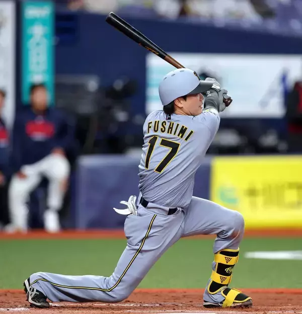 【阪神】日本ハムからトレード移籍の伏見寅威が勝ち越し二塁打…虎党お祭り騒ぎ