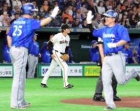 【ＤｅＮＡ】Ｇ倒へ初回いきなり３点先制　佐野が適時二塁打　ヒュンメルも２点二塁打　先発・入江を援護