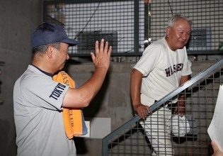 【高校野球】早実・和泉実監督、同級生の八王子・安藤徳明監督は「同志」　今夏で退任の安藤監督「（今後は）ただのお友達」