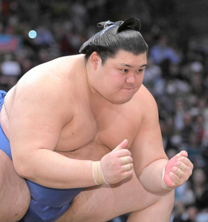 ２場所連続休場明けの横綱・大の里が黒星スタート　過去３敗の新小結・義ノ富士にまたも敗れる...名古屋場所波乱の幕開け