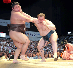 大関復帰を目指す安青錦が３連勝　連日の声援に「なかなか言葉では言い表せない気持ち。久しぶりでうれしい」