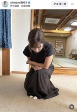 五輪メダリストがスカートで猫を“かくまう”姿にほっこり「足ちっちゃ！と思ったら」結婚から４年の吉田知那美