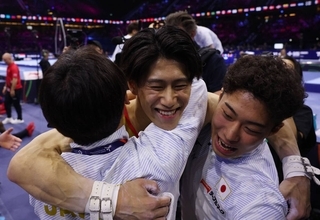 【体操】日本が「ＯＮＥ　ＴＥＡＭ」でロス五輪切符獲得　橋本大輝「練習からコミュニケーションをしっかりとるようにした」　世界選手権の団体総合決勝