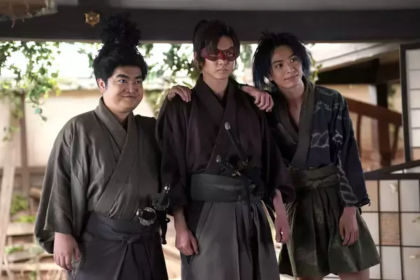 ＦＡＮＴＡＳＴＩＣＳ佐藤大樹「青影に扮していると『慧人ってイケメン』」＆木村慧人「こんな仮面が似合う人いない」テレ朝「赤影」第２シーズン、今夜から放送へ