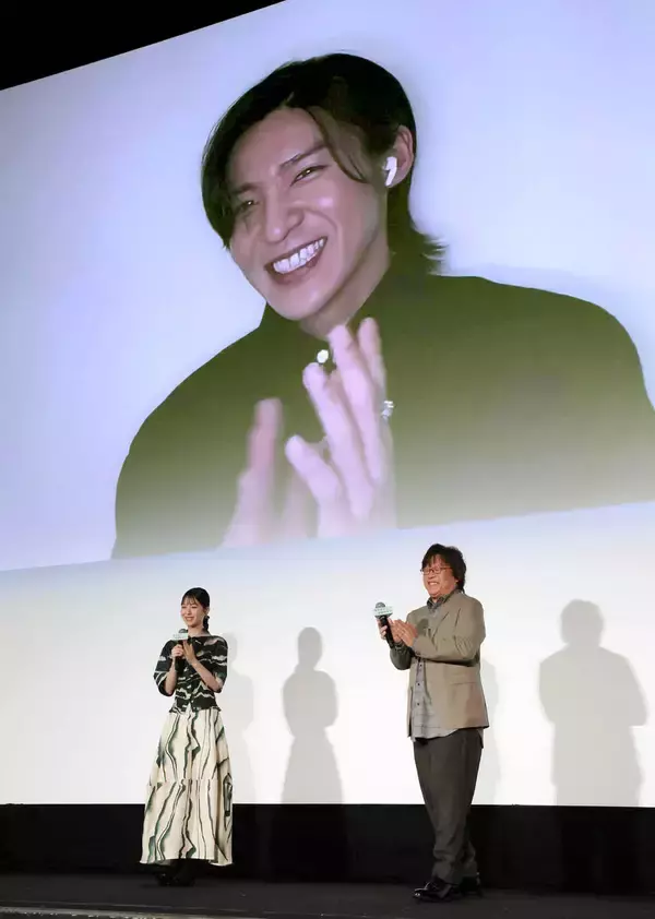 目黒蓮　カナダから異例の舞台あいさつ中継出演「うれしい」　浜辺美波は「シュール！」と爆笑