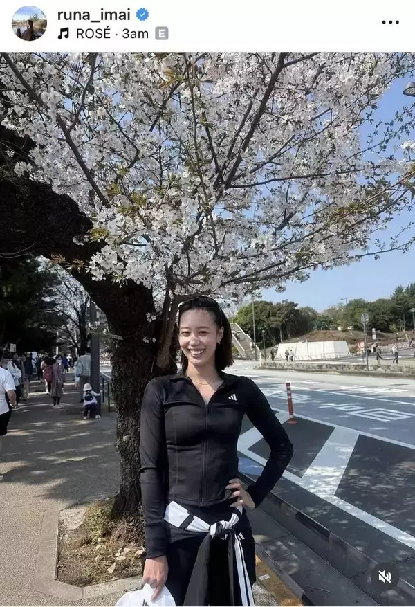 ＴＢＳ社員になった美女スイマー「スタイル良すぎ」「可愛くてオシャレ」と話題　今井月さんが美腹筋ショット