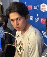 佐々木朗希「本当に助けられて勝てた」６回途中４失点での今季初勝利に感謝の思い　３５７日ぶり米２勝目