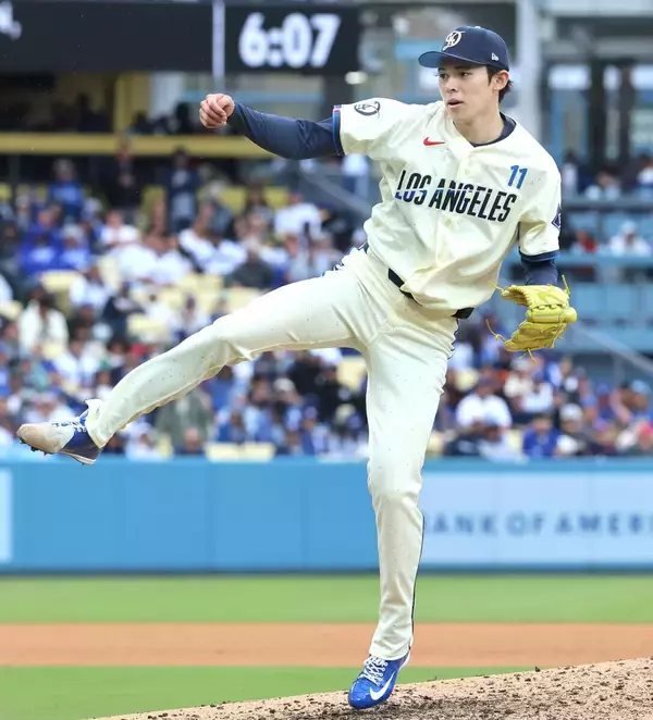 佐々木朗希「本当に助けられて勝てた」６回途中４失点での今季初勝利に感謝の思い　３５７日ぶり米２勝目