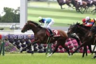 【読売マイラーズＣ】Ｇ１馬アドマイヤズームが復活星　２日連続重賞勝利の武豊騎手はノースフライト以来３２年ぶり勝利
