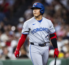 岡本和真が２戦、１０打席連続安打なしで打率・２３０　吉田正尚１安打も満塁の好機で代打送られる