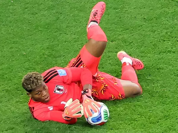 【Ｗ杯】鈴木彩艶がスウェーデン戦前に見せた“神対応”　心優しい守護神の気配りにナッシュビルの男の子が感激したワケ